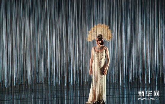 中國僑網(wǎng)歌劇《娜拉》全球首演演出現(xiàn)場。(姚夢 攝)