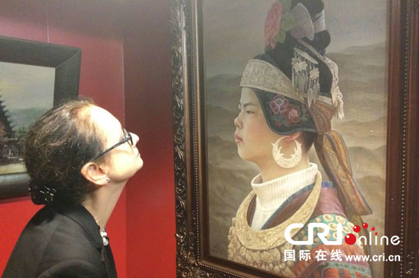 中國僑網(wǎng)“親情中華-多彩貴州”油畫展巴黎開幕