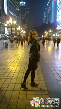 中國僑網劉雪麗坦言自己已經深深愛上重慶和這里的人們。