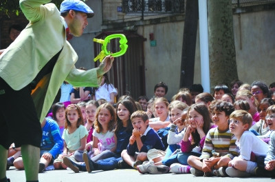 中國僑網(wǎng)中國兒藝走進法國小學