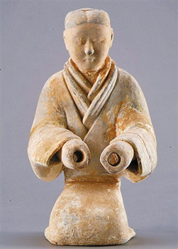 中國(guó)僑網(wǎng)跽坐俑。