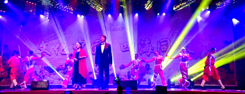 中國僑網(wǎng)演出現(xiàn)場(求是網(wǎng))