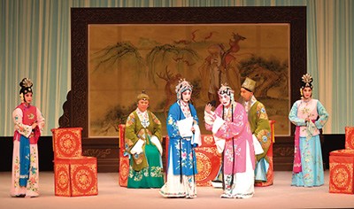 中國僑網京劇《鳳還巢》在日成功演出,這是兩國文化交流的一個縮影。