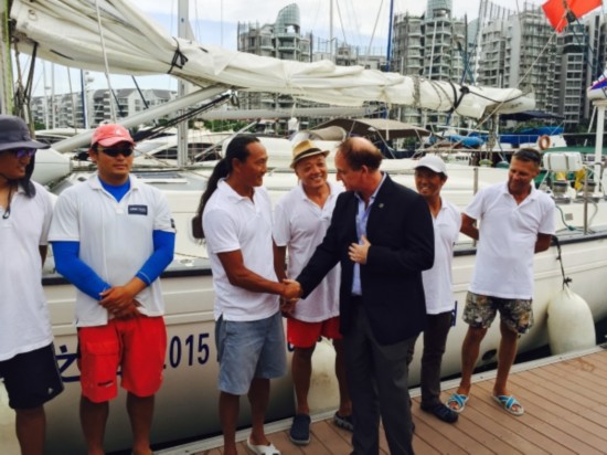 中國(guó)僑網(wǎng)“東南衛(wèi)視號(hào)”抵達(dá)新加坡 翟墨做客新加坡國(guó)立大學(xué)。