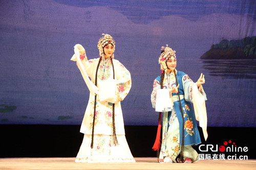 中國僑網(wǎng)白娘子和小青