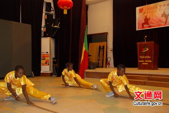 兒童棍術(shù)表演