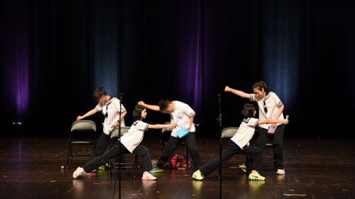 《我們的呼喚》是西安鐵一中戲劇社的學生表演的校園話劇