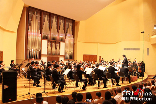 樂團音樂家們正在傾情演奏