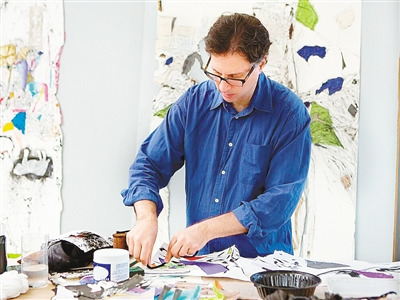 李如俠用繩子作畫(huà)