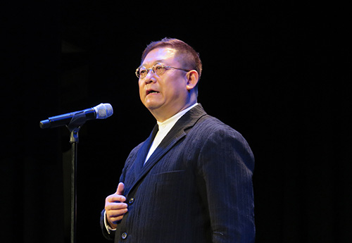 李立宏《想北平》牽動(dòng)海外華裔的思鄉(xiāng)之情。(美國《僑報(bào)》/蕭蕓