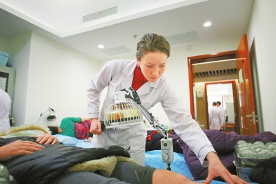 29歲的瑪麗婭第一次來到中國學習中醫(yī)