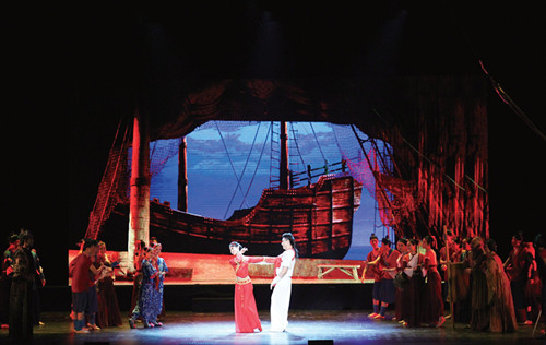 “歡樂(lè)春節(jié)”活動(dòng)之一碧海絲路在法蘭克福的演出現(xiàn)場(chǎng)。(法國(guó)《歐洲時(shí)報(bào)》德國(guó)版/張喬楠