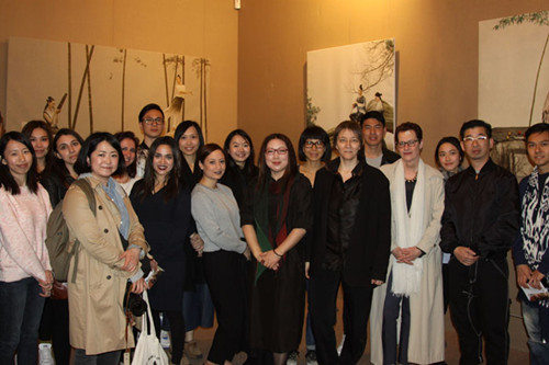 梁子(前排左五)在巴黎講座(法國《歐洲時(shí)報(bào)》/張新