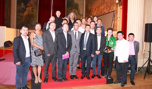 中法嘉賓在開(kāi)幕式上。(法國(guó)《歐洲時(shí)報(bào)》/孔帆