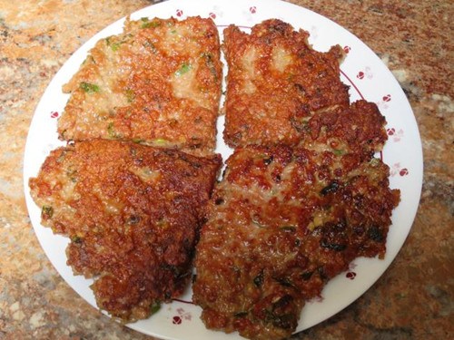 豬絞肉煎餅(資料圖:美國《世界日報》)