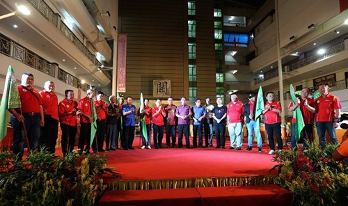 合影。(馬來西亞《星洲日報(bào)》)