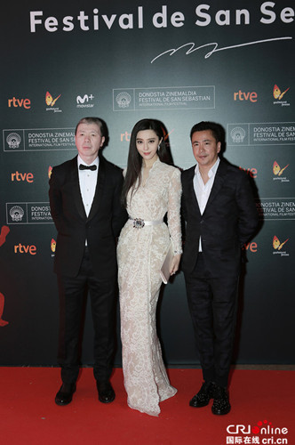 《我不是潘金蓮》劇組入圍圣塞巴斯蒂安國際電影節(jié)主競賽單元紅毯合影。