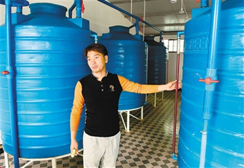 孔明和他的益生菌生產(chǎn)車間。(馮煒