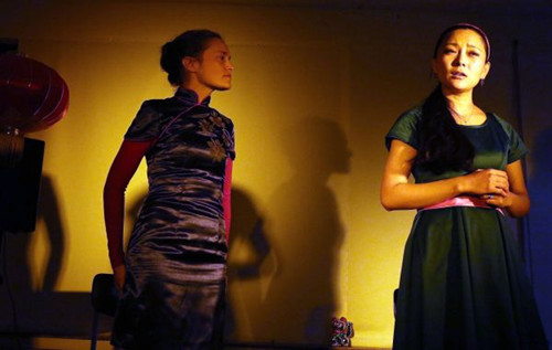 資料圖:演員們在德國法蘭克福孔子學(xué)院表演音樂劇《我的中國心》。新華社記者羅歡歡攝