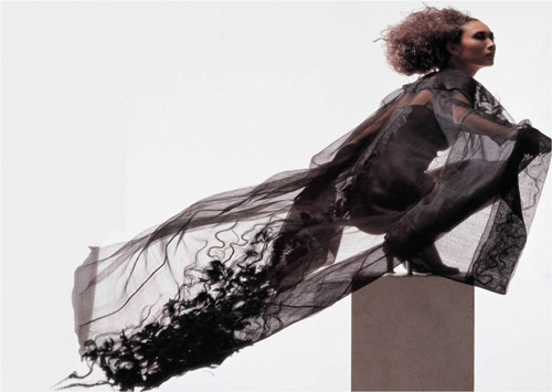 李薇作品(英國(guó)《華聞周刊》)