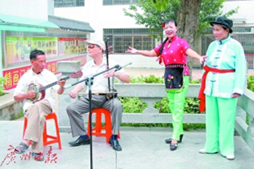 太和鎮(zhèn)的大叔大媽們正在排練客家山歌。