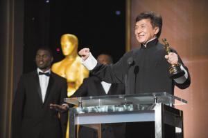 中國僑網(wǎng)自傳修訂版面世 新片今秋上映