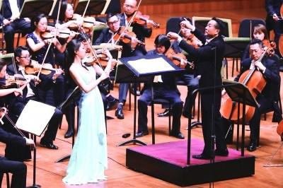 中國僑網(wǎng)中國交響樂團(tuán)“巴黎印象”法國作品交響音樂會(huì)現(xiàn)場