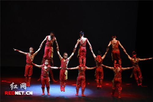 中國僑網(wǎng)中國湖南雜技赴韓國巡演。(紅網(wǎng)記者 王宏婷 攝)