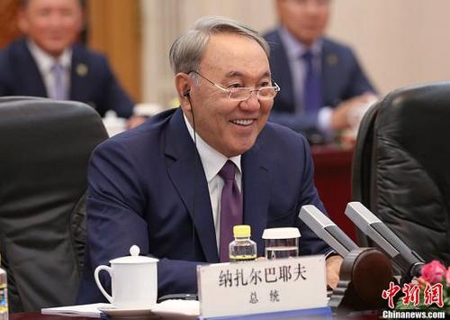 中國(guó)僑網(wǎng)資料圖:哈薩克斯坦總統(tǒng)納扎爾巴耶夫。中新社發(fā) 劉震 攝