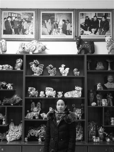 中國(guó)僑網(wǎng)法國(guó)姑娘“珊珊媽”和鳳翔泥塑微信表情包