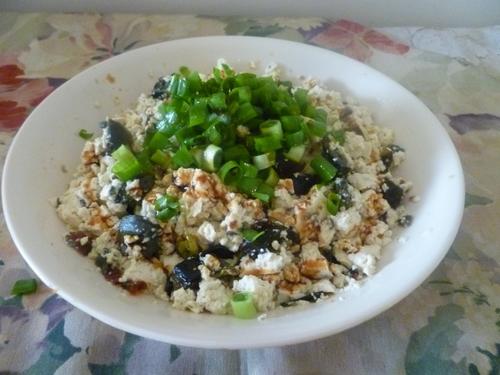 中國僑網(wǎng)皮蛋豆腐。(美國《世界日報》)