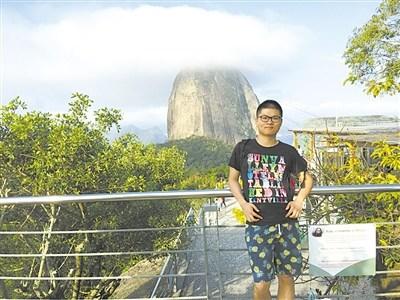 中國(guó)僑網(wǎng)圖為任鑫在里約面包山。 (受訪者供圖)