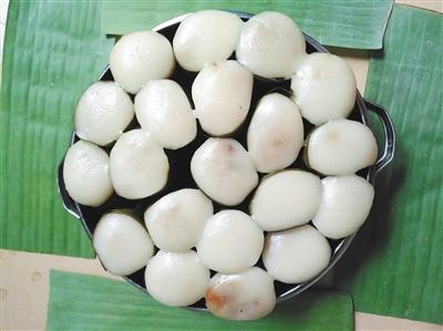 中國(guó)僑網(wǎng)香糯可口的糯米粿。本報(bào)記者 李佳飛 攝