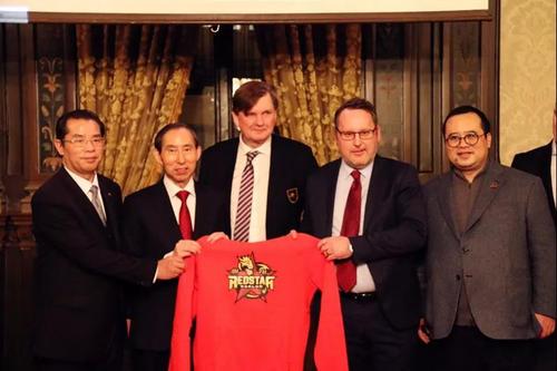 中國僑網(wǎng)參會嘉賓合影。