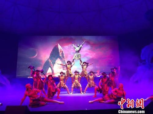 中國僑網(wǎng)資料圖,演出現(xiàn)場。(李敏軍 攝)