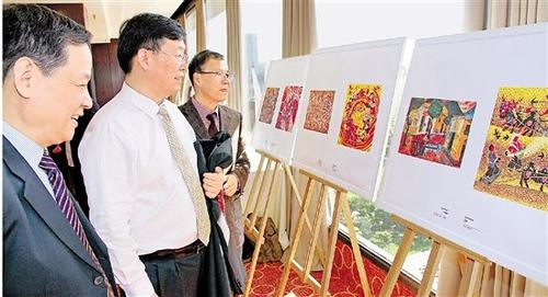 中國(guó)僑網(wǎng)現(xiàn)場(chǎng)舉行豐富多彩的文化交流活動(dòng)。 孫宇 供圖