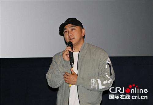 中國僑網(wǎng)導(dǎo)演郭柯與觀眾現(xiàn)場互動交流