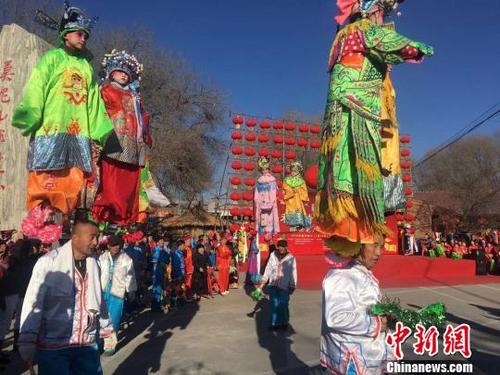 中國僑網(wǎng)圖為腦閣現(xiàn)場。 張瑋 攝