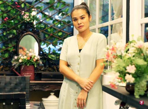 中國僑網(wǎng)黃一清是中意混血兒,從小會說海南話。(新加坡《聯(lián)合早報》/莊耿聞 攝)