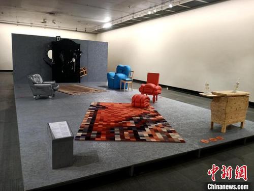 中國僑網(wǎng)展覽現(xiàn)場 許青青 攝