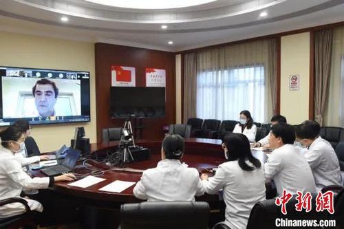 中國(guó)僑網(wǎng)浙大一院與美國(guó)耶魯大學(xué)展開(kāi)線上醫(yī)學(xué)討論 浙大一院提供