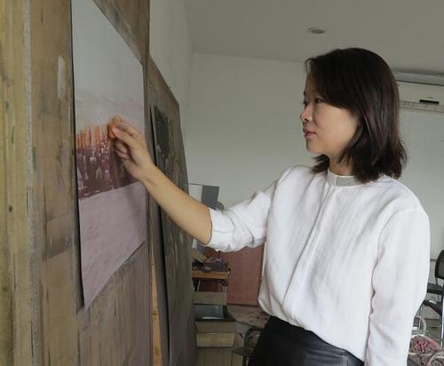 中國僑網(wǎng)創(chuàng)作中的葉蓓蓓 受訪者供圖